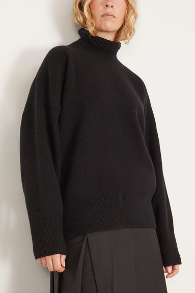 Rohe Sweaters Classic Turtleneck Jumper in Black