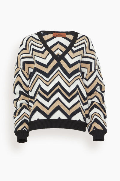 V-Neck Sweater in Zigzag Beige/White/Black